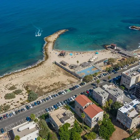 Port City Haifa - Luxury Apartments 50 Mtrs From The Beach Exterior photo