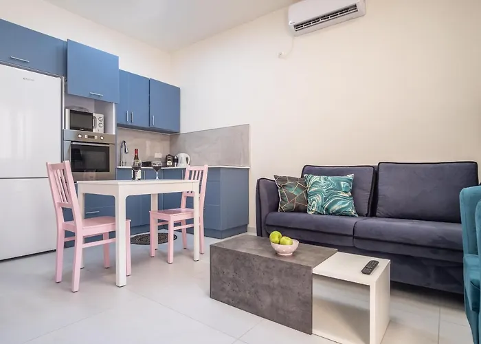 Port City Haifa - Luxury Apartments 50 Mtrs From The Beach